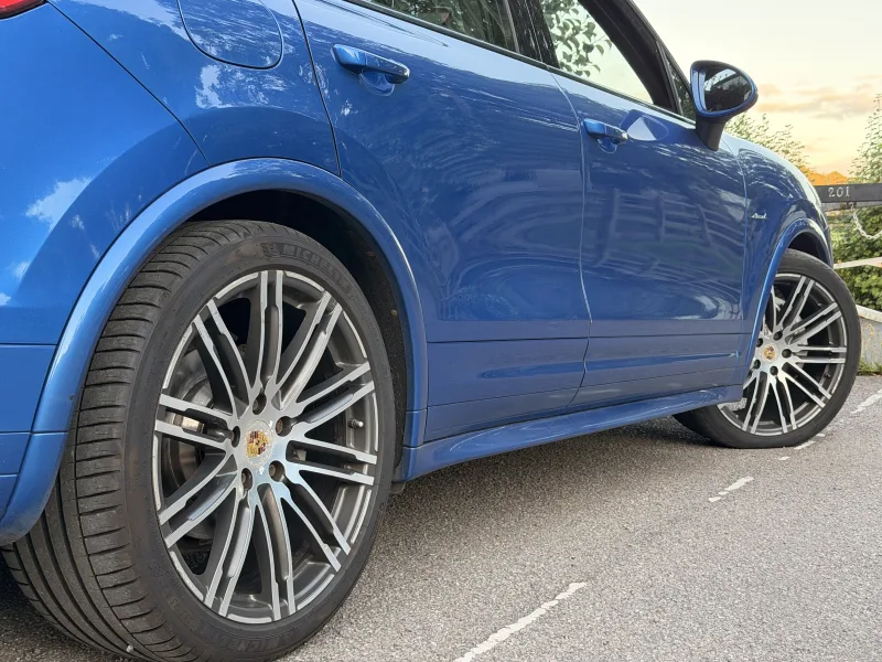 2017 Porsche  Cayenne 4.2 TD V8 — Exterior photo 16