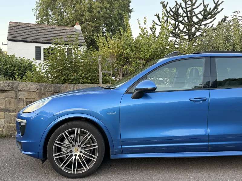 2017 Porsche  Cayenne 4.2 TD V8 — Exterior photo 9