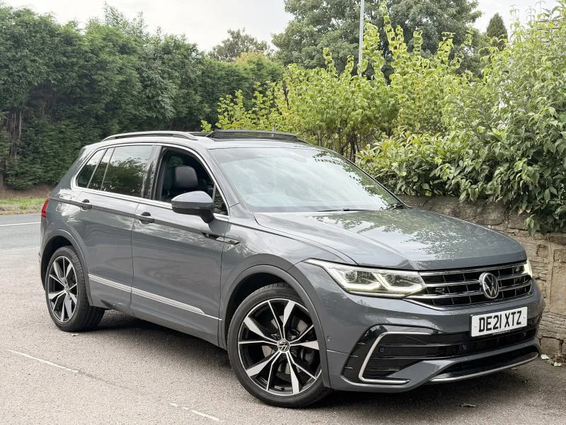 2021 Volkswagen  Tiguan R LINE TDi 200 4MOTION — Exterior photo 3