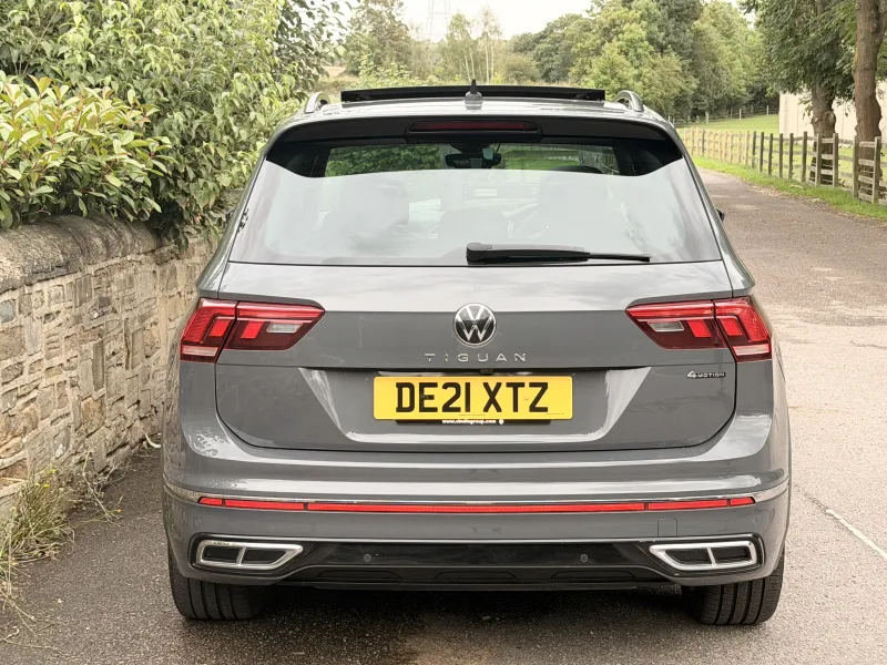 2021 Volkswagen  Tiguan R LINE TDi 200 4MOTION — Exterior photo 5