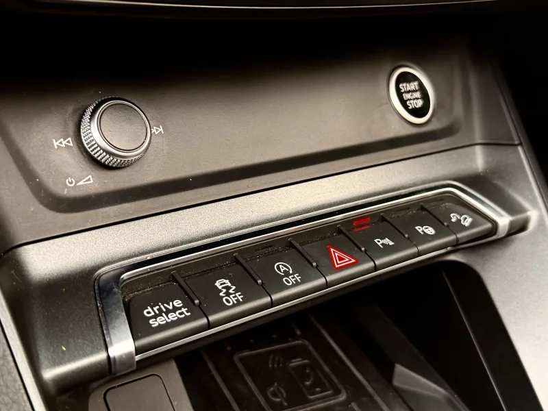2020 Audi  Q3 VORSPRUNG 35 TDI — Exterior photo 27